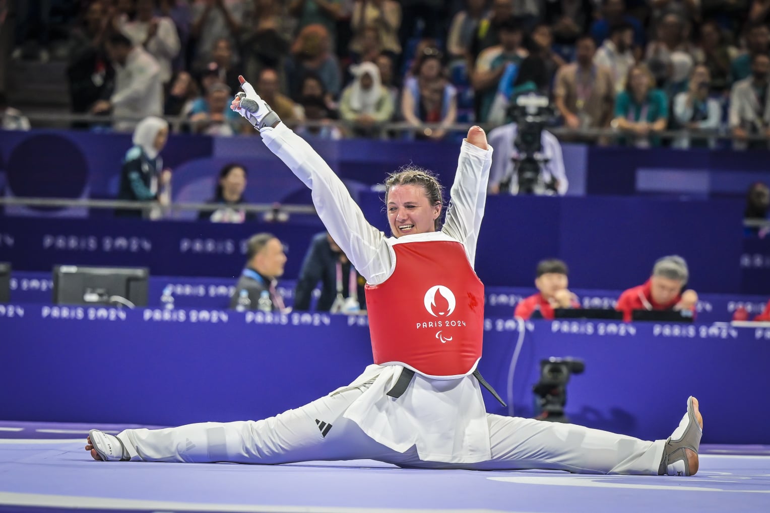 Amy Truesdale GB Taekwondo Gold medal